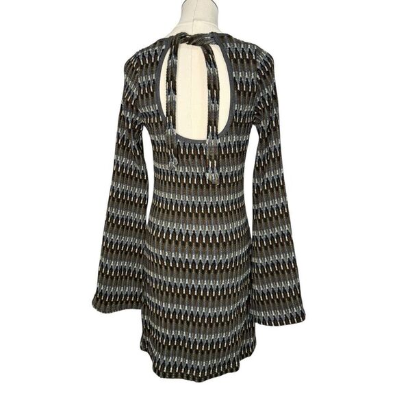 12th Tribe Women’s Medium Sweater Dress Geometric Flare Sleeve Open Back NEW - Picture 5 of 7